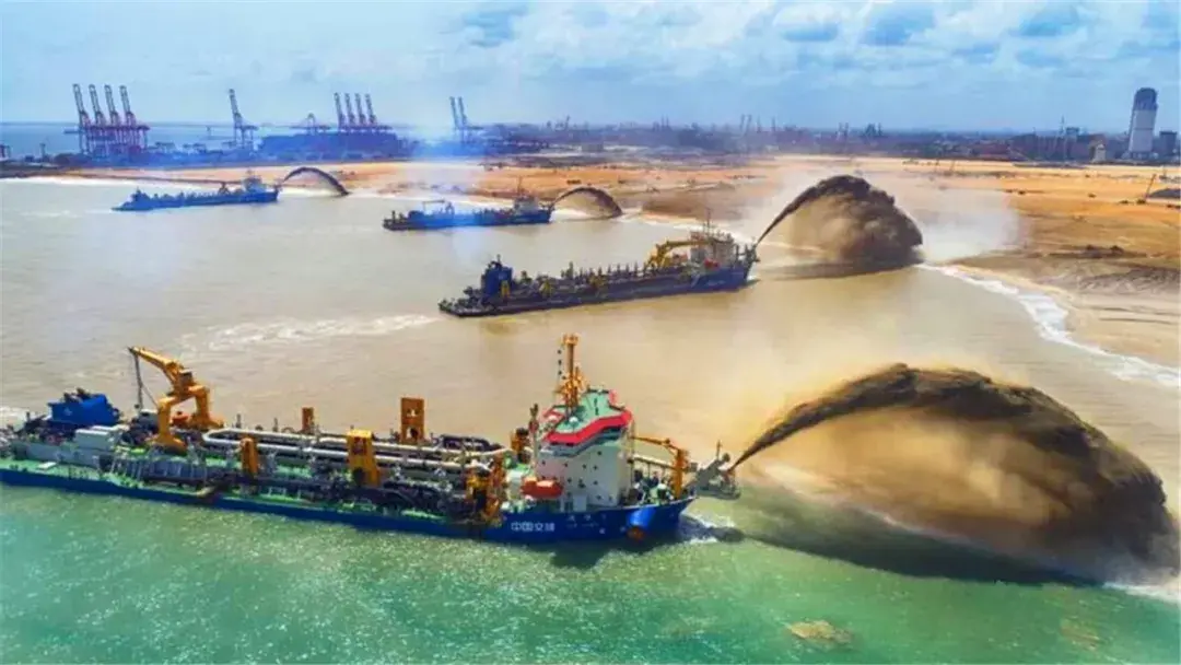 从4吨黄金买二手到禁止出口，中国用它在南海造出不沉“航母群”