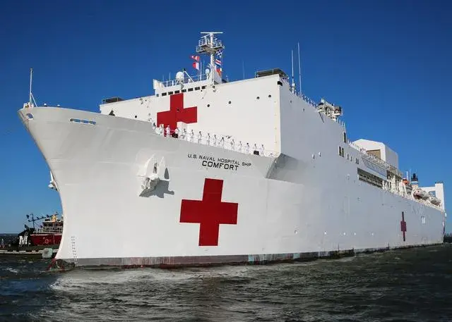 又搞大新闻！美军罕见出动10艘医疗舰抗疫情，堪比10个火神医院？