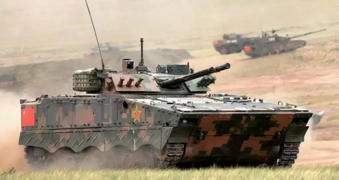 单兵反坦克导弹装备到班组的情况下，主战坦克是否还适合未来战场