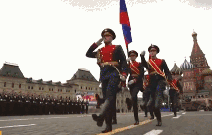 为什么俄罗斯每年都要搞阅兵式？而美国却很少阅兵？