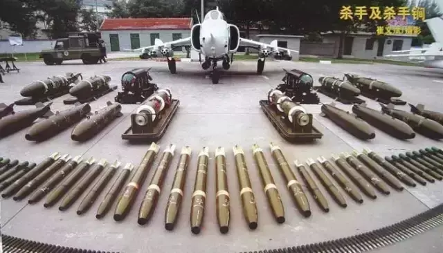 如何评价中国空军的老将：强-5攻击机？空地一体，攻防兼备！