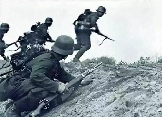 现代德军终于雄起：硬扛阿富汗塔利班，获新版“铁十字”勋章