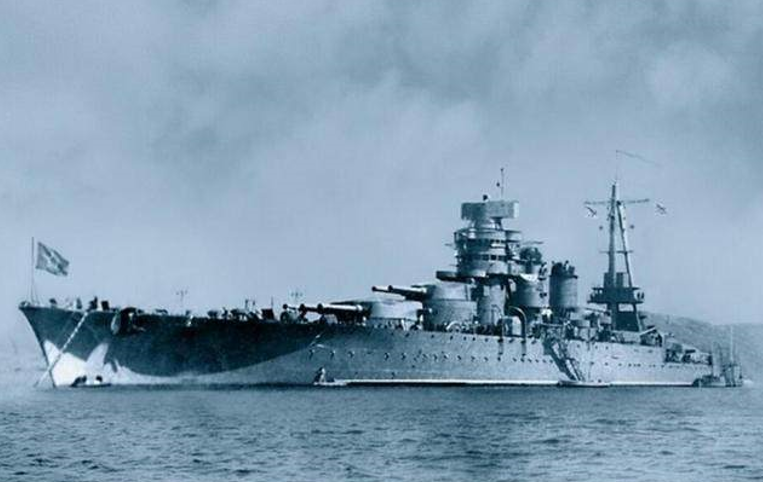 阴谋还是意外？苏联海军最重要战列舰竟港内爆炸沉没，死伤惨重
