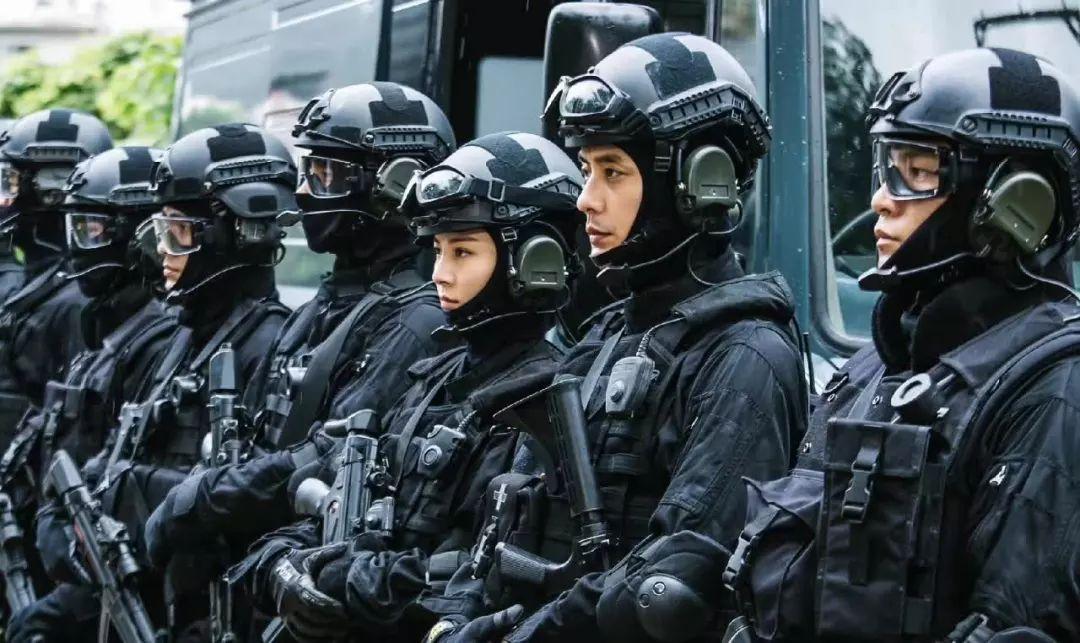 广东特警、香港飞虎队、德国GSG9的反恐精英们竟然穿牛仔裤反恐？
