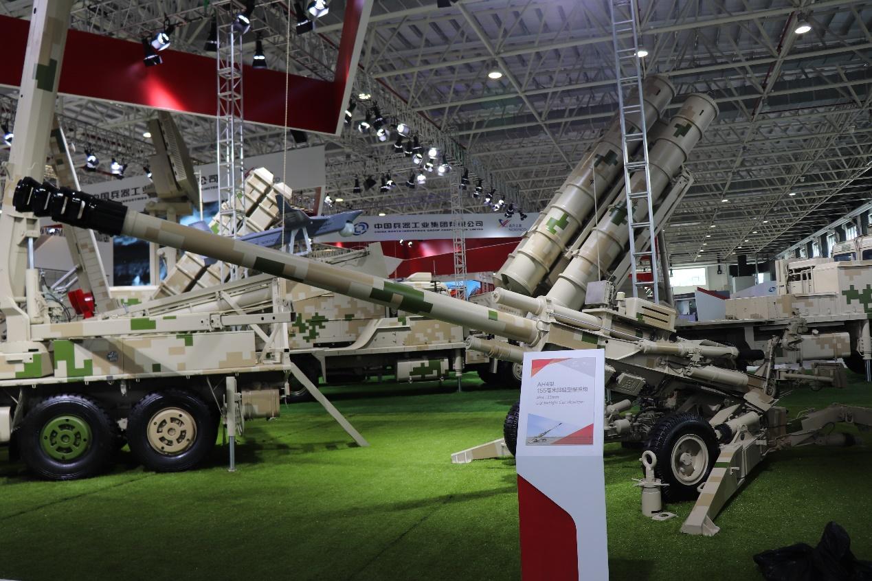 中东富国采购中国AH4榴弹炮部署战场，钛合金打造彰显富豪风范