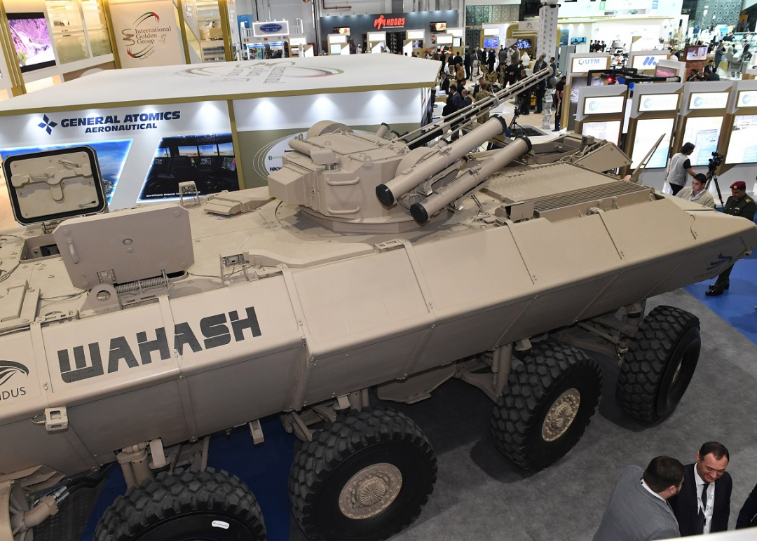 战五渣的中东土豪也能自己造装甲车了，外形科幻看起来有模有样的