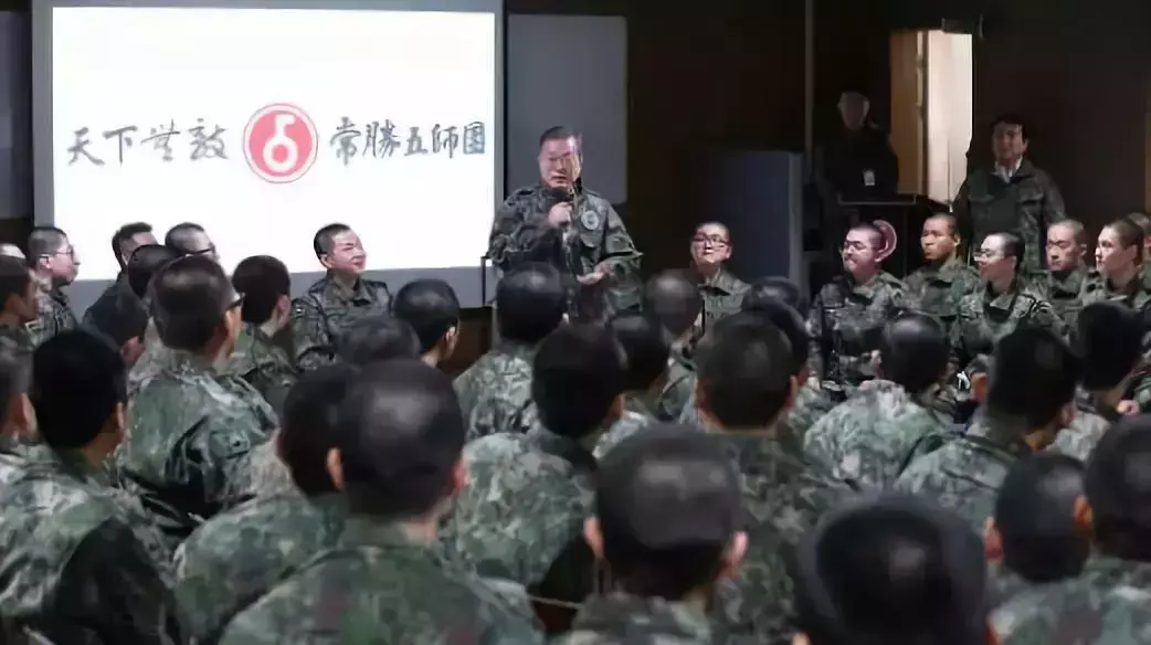 韩国总统给韩军题写汉字“天下无敌”闹笑话！为啥韩国还用汉字？