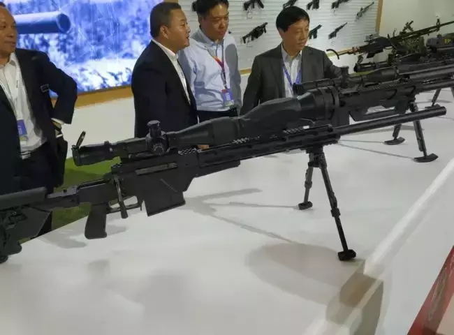 中国8.6毫米狙击步枪现身，比26万打得准打的远！