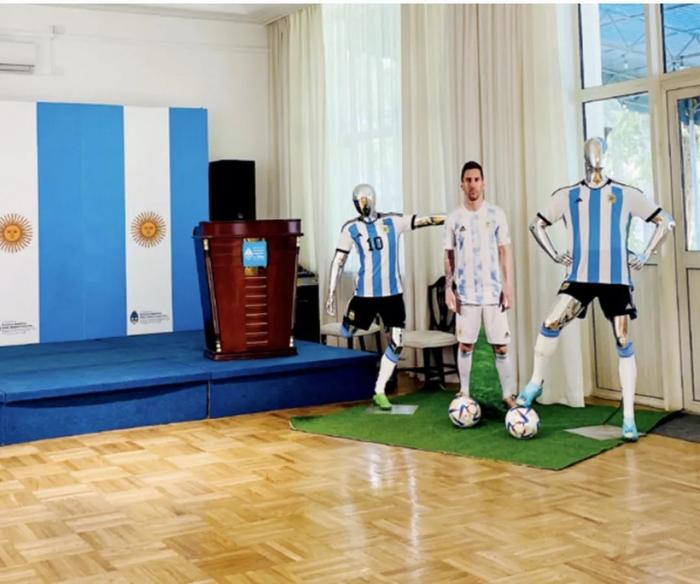 ·阿根廷大使馆里有很多足球元素。（本刊记者 侯欣颖/摄）