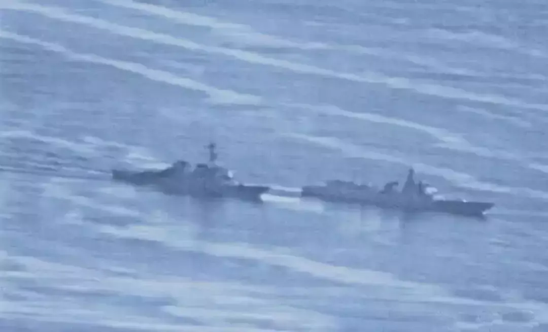 又现海上拼刺刀！中国与美国军舰在南海重现“我舰奉命撞击你舰”