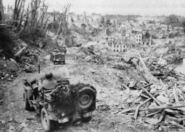 二战美军最严重的一次误炸，让自家中将和数千德军一起化为齑粉