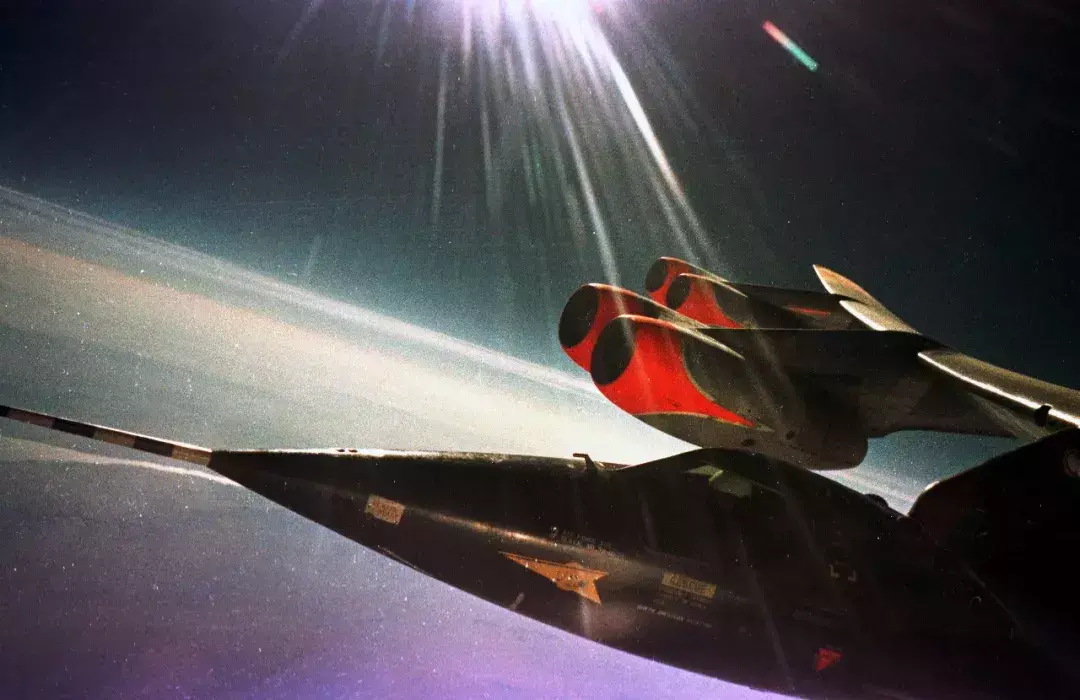 美国打造七马赫高超音速战机，机体竟因高速在空中被烧焦融化！