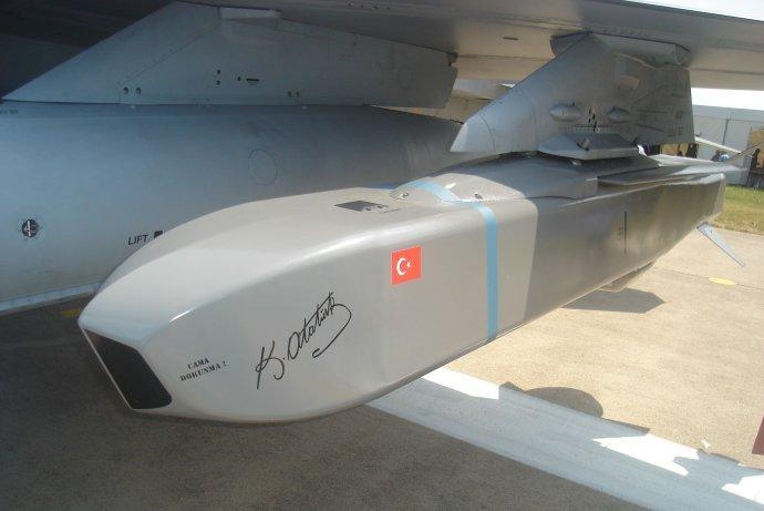 土耳其F-35配本国“弯刀”，射程500千米的空射巡航导弹不输美军