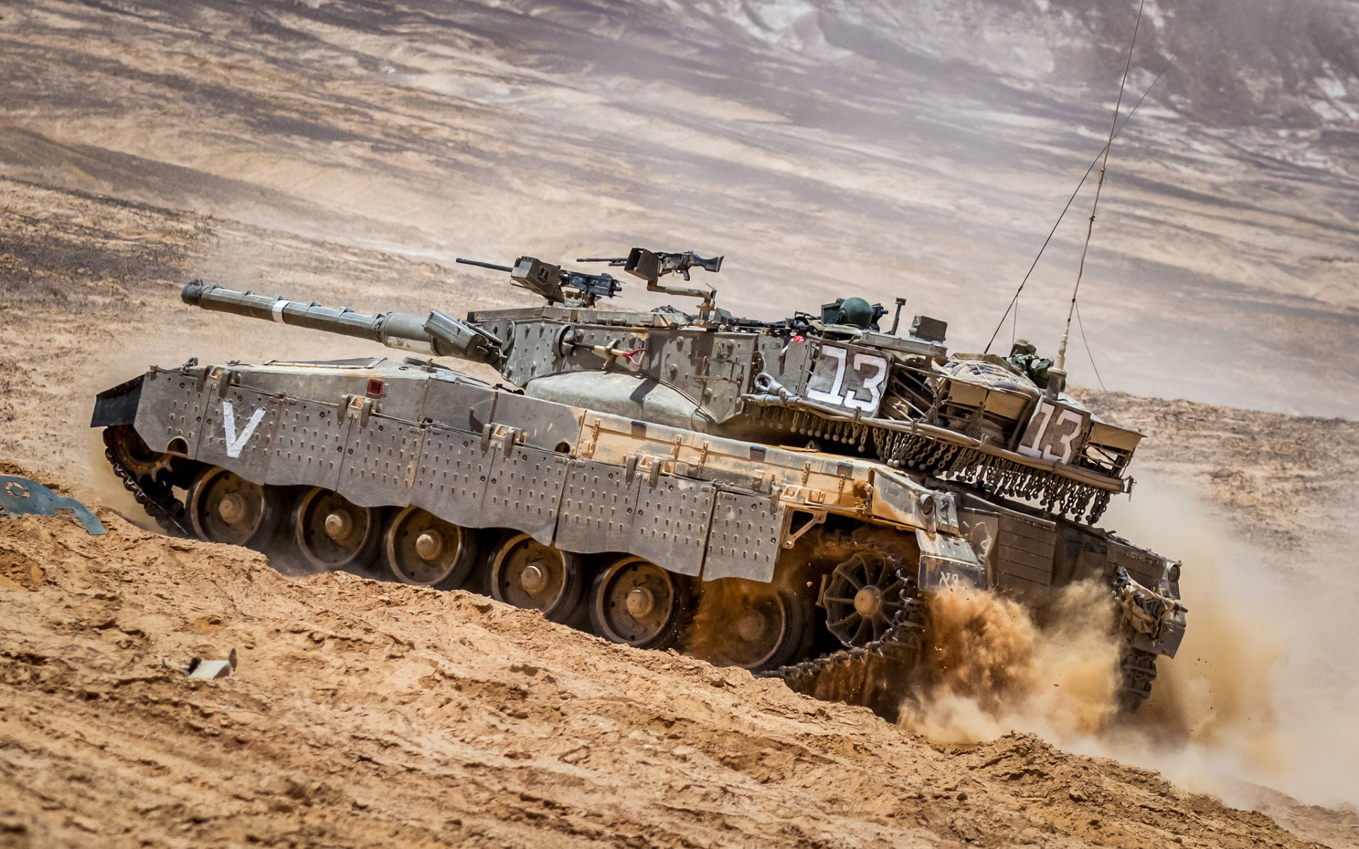 以色列魔改坦克技能不输中国，这款5对轮你认识吗？