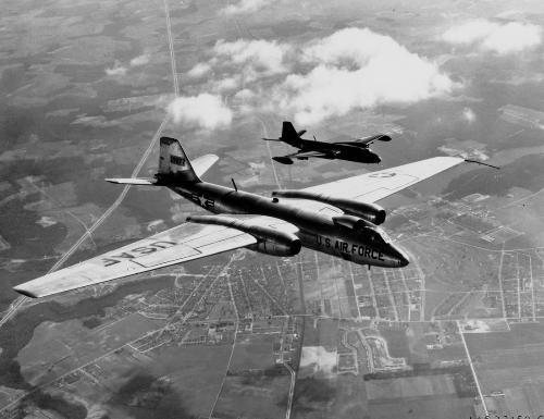战斗轰炸机其实只能轰炸不能空战，未来是否会被多用途战机取代？