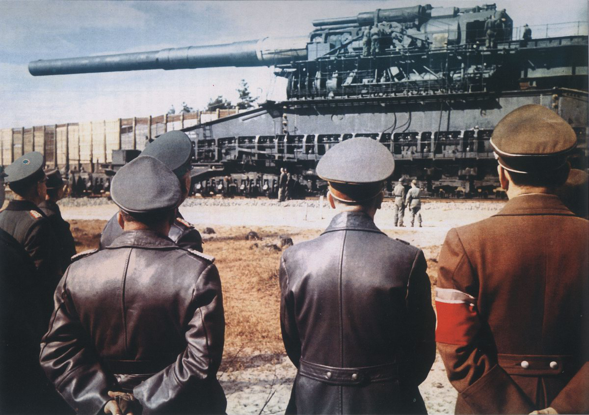 史上最大规模炮战：苏联巨型炮台被德军800mm巨炮引爆地下弹药库