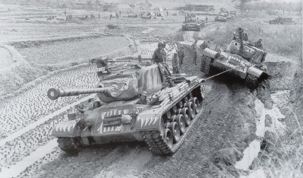 朝鲜战场志愿军创战争奇迹，用轻步兵消灭坦克营，缴获最先进坦克