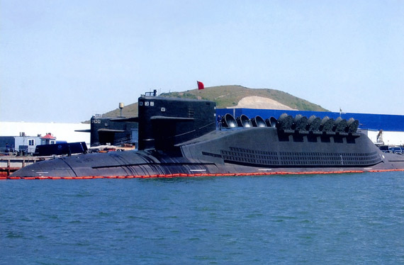 中国核潜艇为什么会有龟背？导弹太大了，美国核潜艇就没有