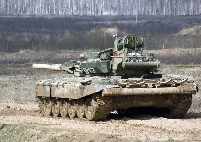 解放军坦克自救能力世界第一，走到哪都带着这个法宝，美军看傻了