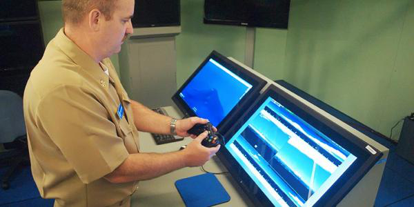 美军潜艇自动化程度高的吓人：可用游戏手柄操作，打仗就是玩游戏