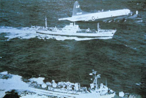美国海军设计最成功的驱逐舰，断成2半依然不沉，宙斯盾舰的爸爸