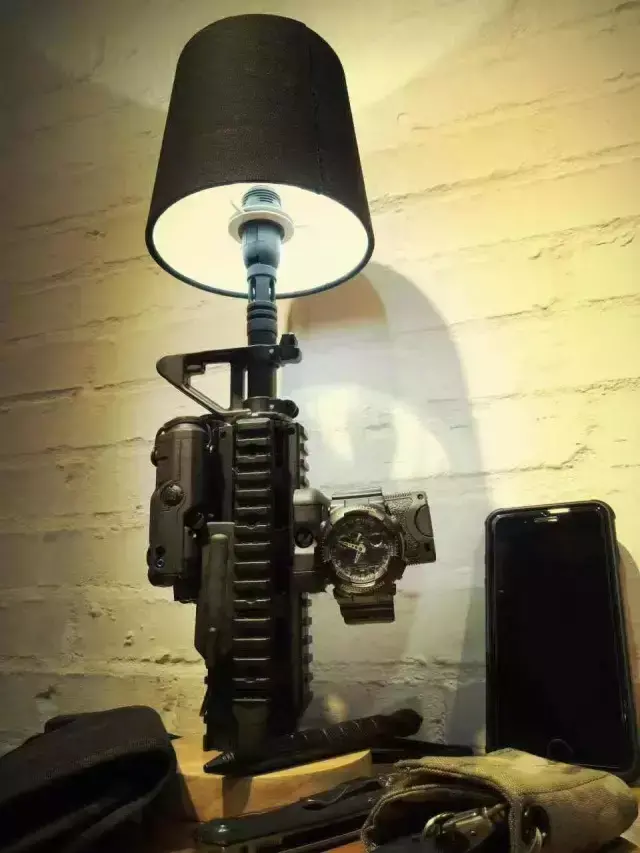 你家里的台灯长啥样？军迷不用这种台灯能说是军迷？