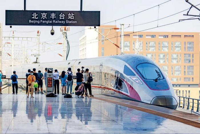 截至目前，全国已有50条铁路线推行新票制产品，覆盖29个省区市的500多个车站。图/视觉中国