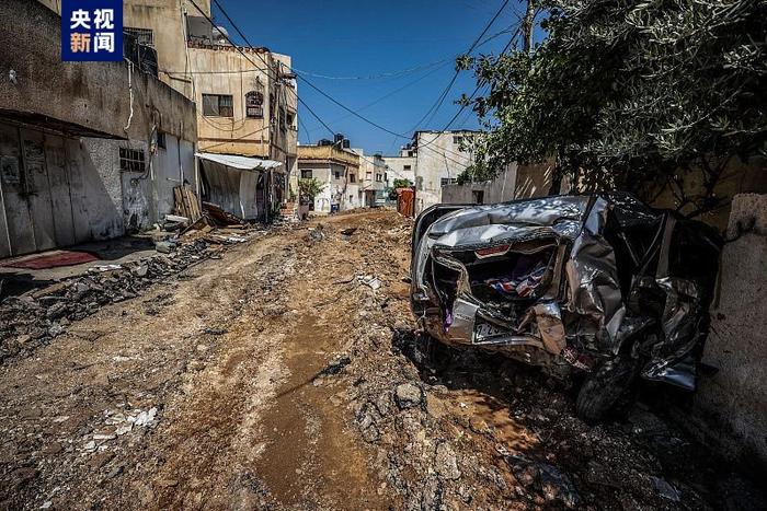 △3日，约旦河西岸北部杰宁难民营，一条被摧毁的道路