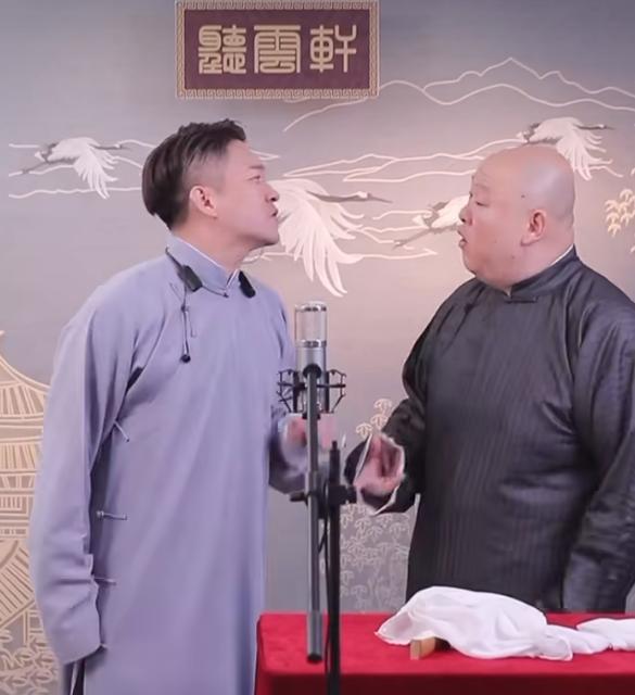 曹云金（左）与王玥波合作传统作品《老老年》 图/视频截图