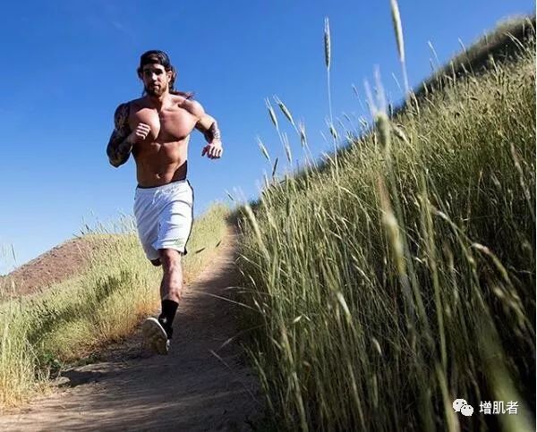 跑步也能减肥，效果因人而异，脂肪燃烧量如何最大化