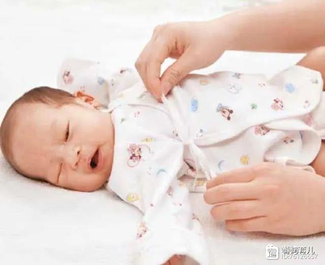 家长照顾未满月的新生儿：发现9种情况不能等，马上送医院