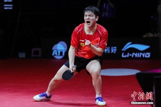 北京时间9月6日晚，2023平昌乒乓球亚锦赛男团决赛落幕。图为樊振东在比赛中。图/视觉中国