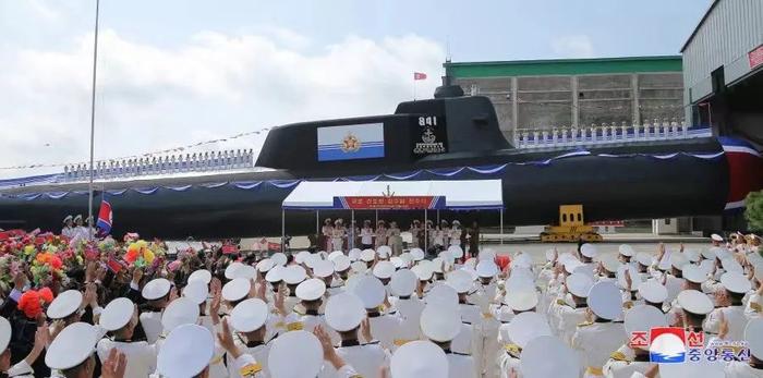 9月6日，金正恩出席朝鲜第一艘核攻击潜艇下水典礼  图/朝中社