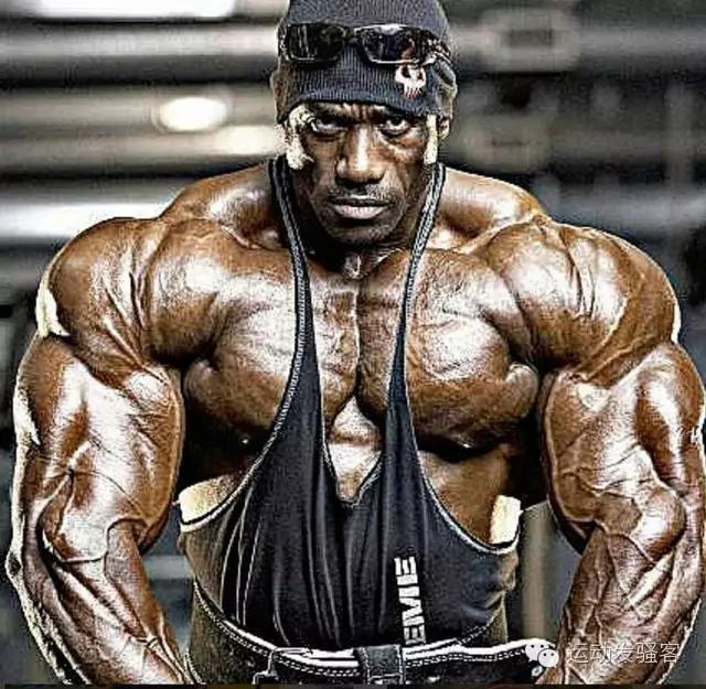 假如肌肉型男练成这样，跟钢铁之躯有何区别？