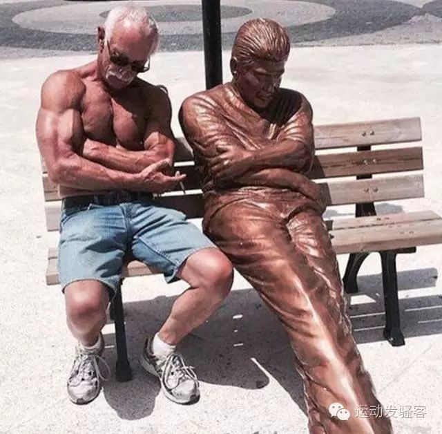 德国72岁肌肉爷爷爆红，人老心不老要将健身练到老