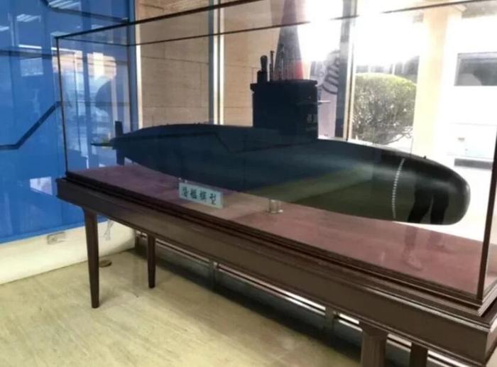 台“自造潜艇”本月底下水，将命名为“海鲲”