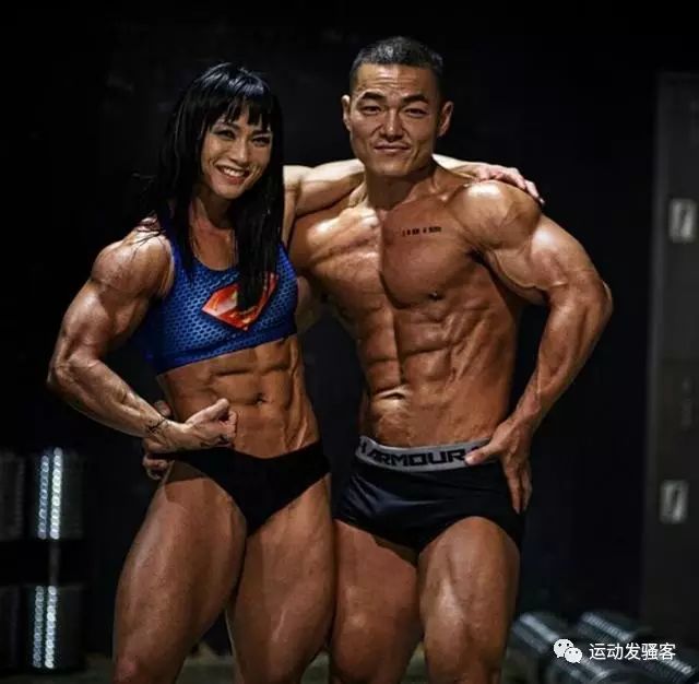 韩国金刚夫妇，比拼式健身训练，让他们练出逆天身形