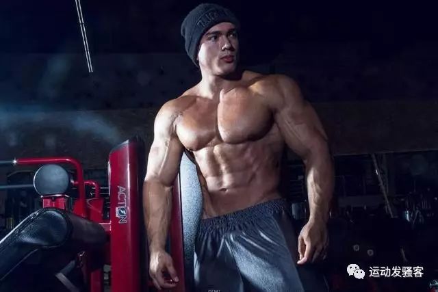 肌肉男为何要秀肌肉？8张图告诉你，秀肌肉就是在秀自信！