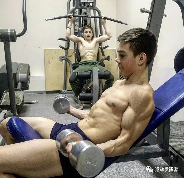 俄罗斯少儿体操队网络爆红，不愧是战斗民族，各个都是金刚之躯