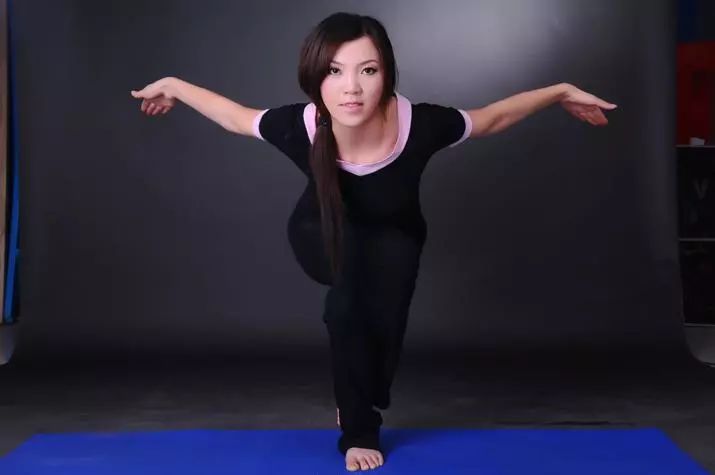 介绍三个动物瑜伽动作，帮助你瘦下手臂，减去赘肉
