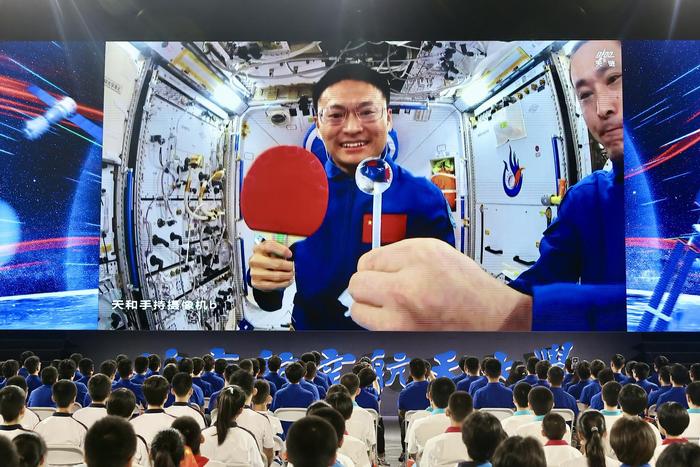 “神舟十六号”明日返航 返回前将首次为中国空间站以地球为背景拍全貌照