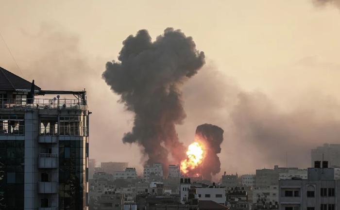当地时间2023年11月2日，加沙地带，以色列军队持续空袭加沙地带。图/IC photo