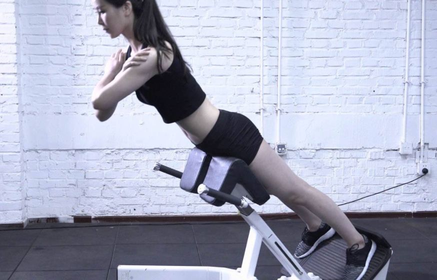经常做这2个训练动作，你的腰背力量会比很多人都强！