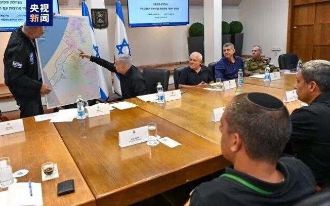 △10日，以色列总理内塔尼亚胡在特拉维夫会见加沙地带边境地区负责人。