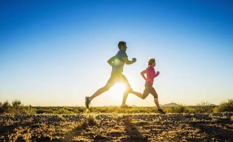 跑步流程：三大步骤，把握每个环节，让我们更健康的跑步