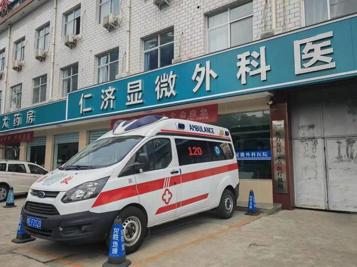 检察机关调查发现仁济医院救护车存在违规挂靠问题。何慧敏 摄