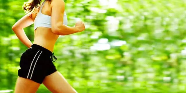 跑步时小腿肚附近疼痛，但是不影响日常运动，这是怎么回事？