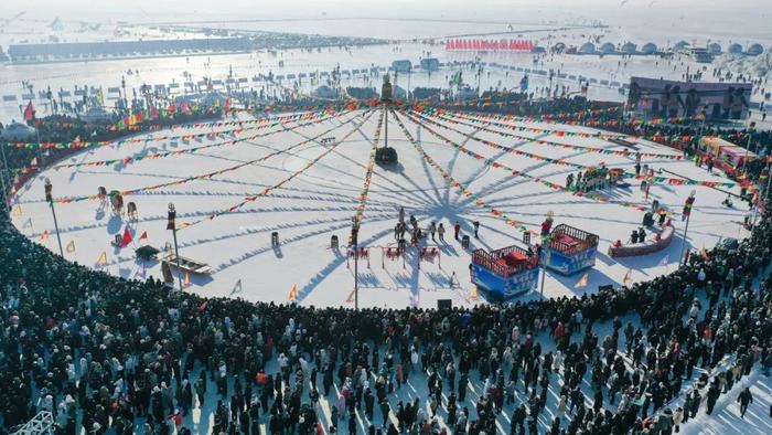 2023年12月28日，查干湖第22届冰雪渔猎文化旅游节在吉林松原查干湖冰面上启幕。张楠摄（新华社）