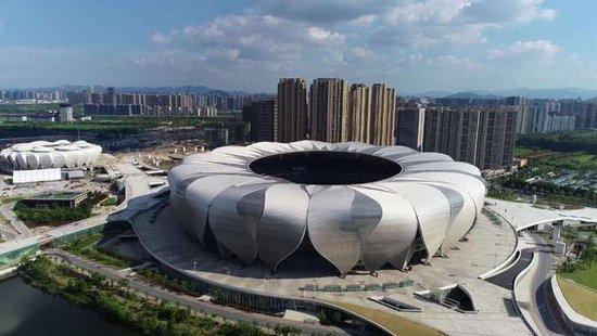 杭州实现从特大城市到超大城市的大跨越，图为杭州奥体中心体育场 资料图