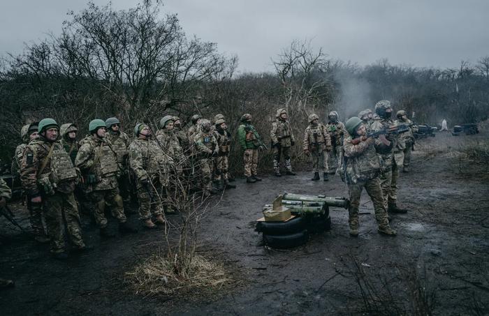 乌克兰前线官兵：乌军极度缺人，有的营只有40人